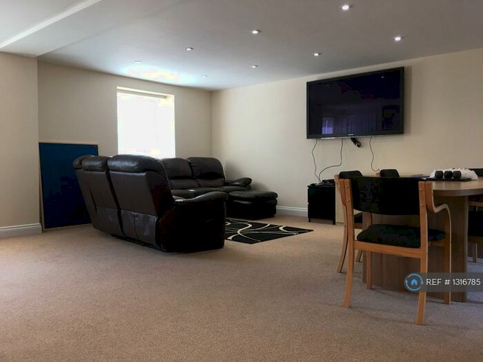 2 Bedroom Terraced House To Rent In Corn Street, Witney, OX28