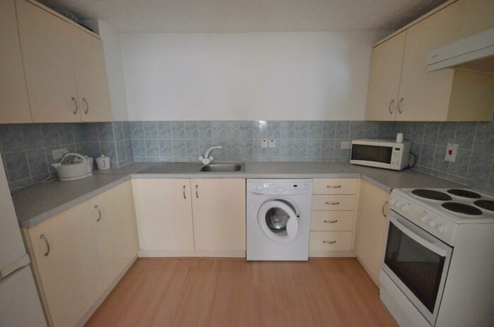 1 Bedroom Flat To Rent In Darwin Court, Rochester, ME1