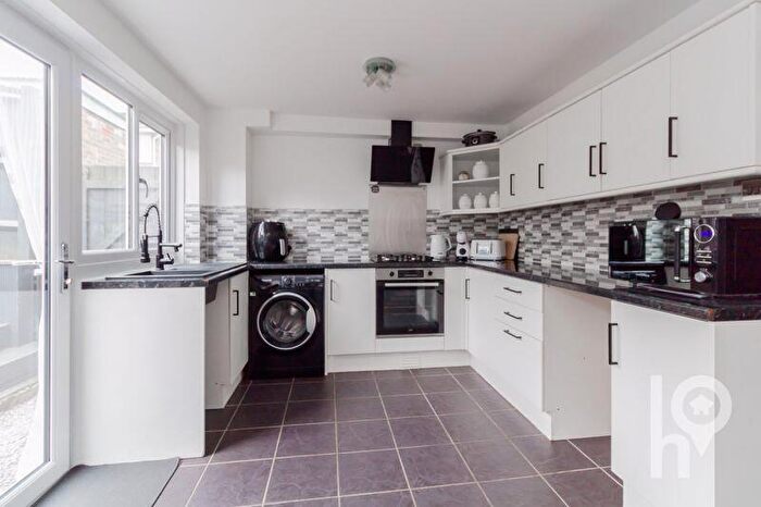 3 Bedroom End Of Terrace House For Sale In Prince Charles Avenue, Minster On Sea, ME12