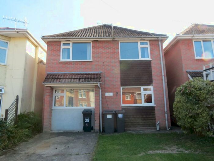 5 Bedroom House To Rent In Bedroom Detached House In Winton, BH9