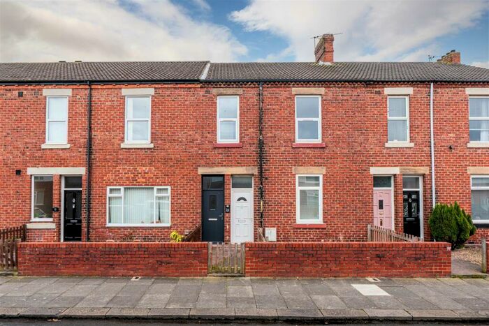 3 Bedroom Flat To Rent In Lansdowne Road, Longbenton, NE12