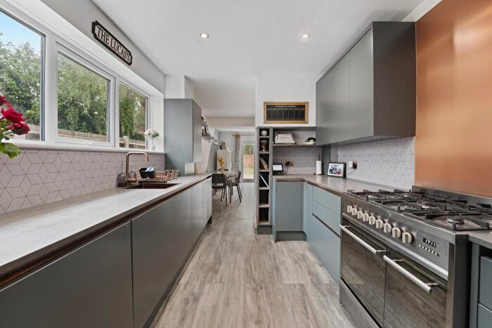 5 Bedroom Detached House For Sale In Wigmore Road, Gillingham, Kent, ME8