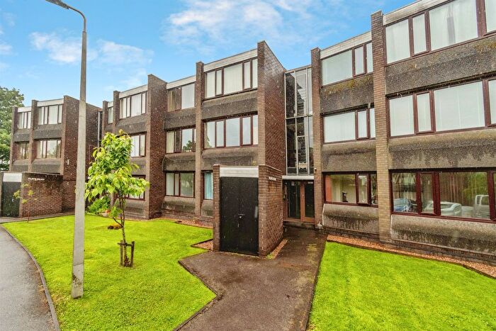 2 Bedroom Flat For Sale In Parklands Gardens, Walsall, WS1