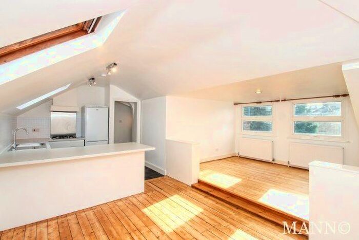 2 Bedroom Flat To Rent In Manor Road, Beckenham, BR3