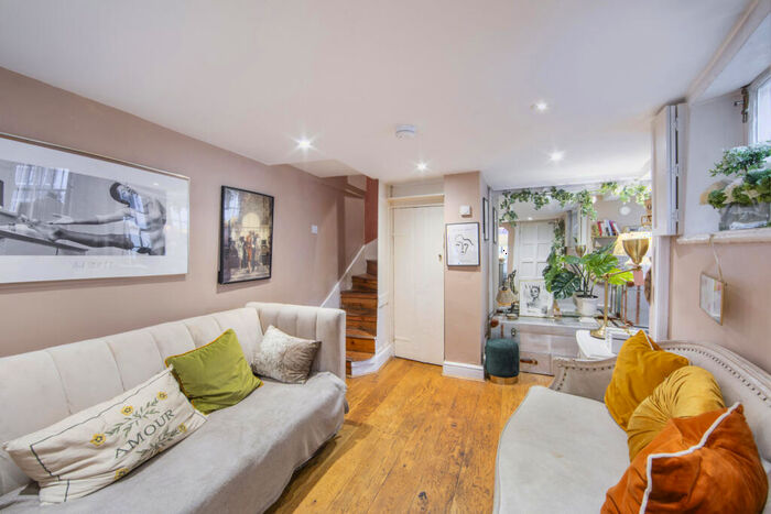 2 Bedroom End Of Terrace House To Rent In Golden Yard, Holly Bush Steps, NW3