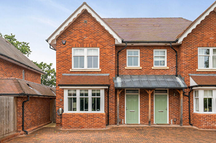 3 Bedroom Semi-Detached House For Sale In Moorings Close, Chandler's Ford, Eastleigh, Hampshire, SO53