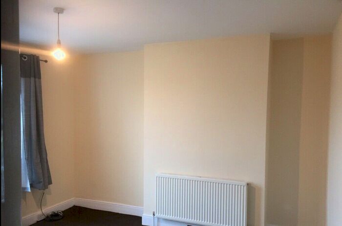 1 Bedroom Flat To Rent In Grove Road, Mitcham Juction, CR4