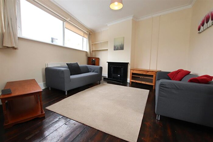 4 Bedroom Detached House To Rent In Avondale Road, BA1