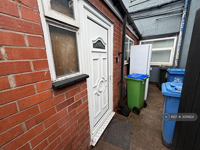 1 Bedroom Flat To Rent In Manchester Road, Rochdale, OL11