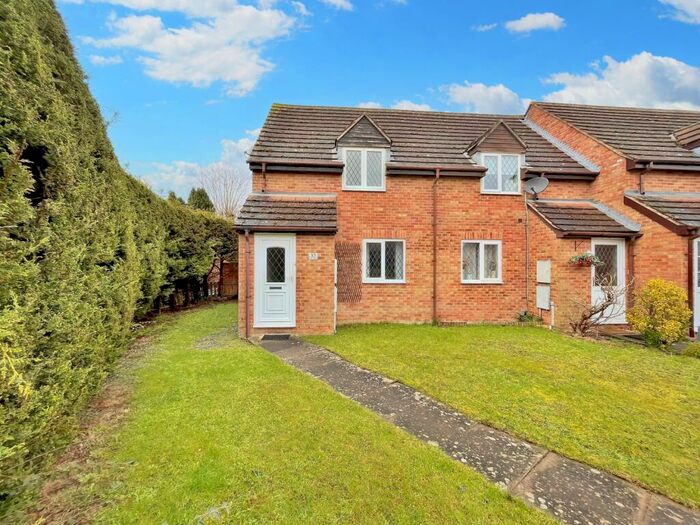 2 Bedroom End Of Terrace House To Rent In Woodley Close, Abingdon, OX14