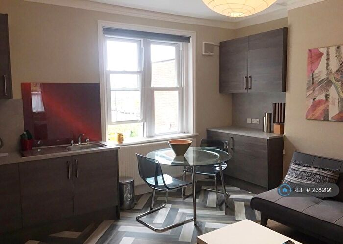 1 Bedroom Flat To Rent In Muswell Hill Road, London, N10