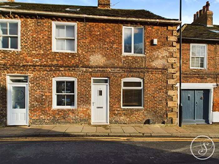 2 Bedroom Terraced House For Sale In Colton Road, Whitkirk, Leeds, LS15