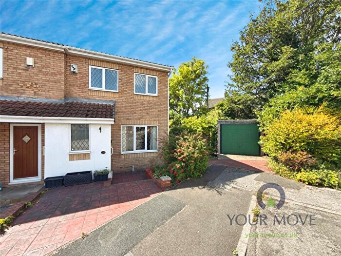 3 Bedroom Semi-Detached House For Sale In Cloverlands Drive, Staincross, Barnsley, South Yorkshire, S75