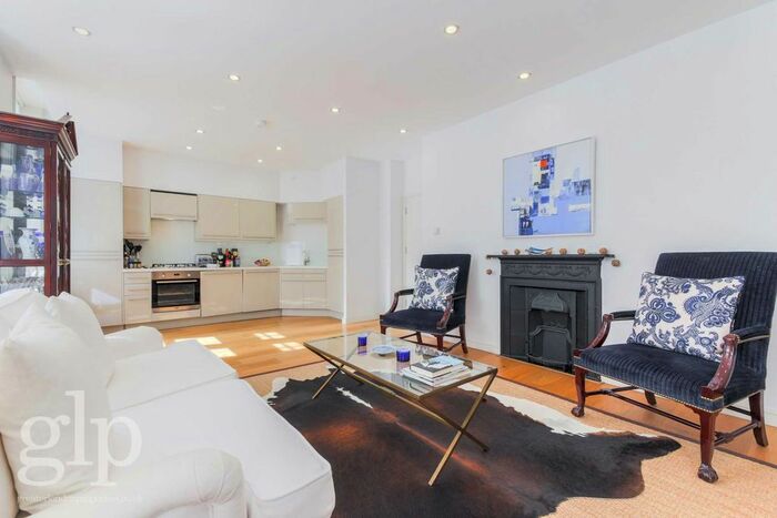 2 Bedroom Flat To Rent In Long Acre, Covent Garden, WC2E