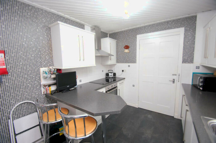 3 Bedroom Semi-Detached House For Sale In Maidland Road, Pollok, Glasgow, G53