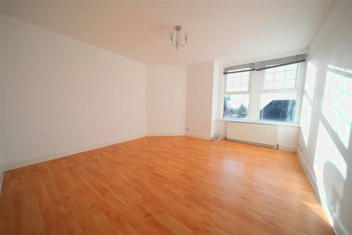1 Bedroom Flat To Rent In Aldermans Hill, London, N13