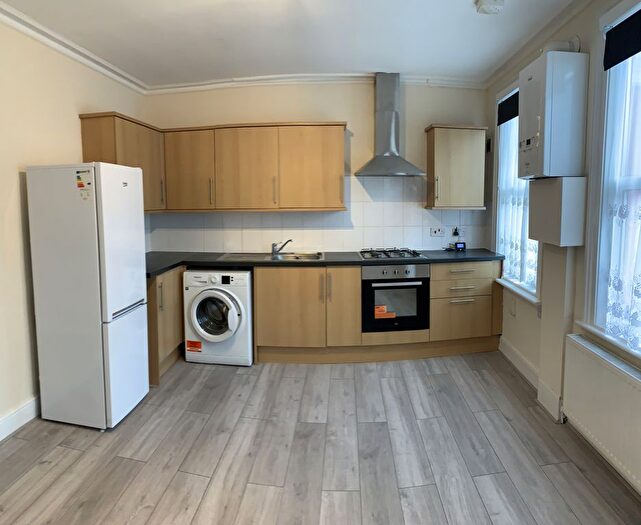 2 Bedroom Flat To Rent In Masons Avenue, Harrow, HA3