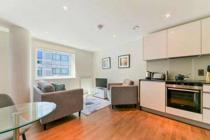 Studio To Rent In Whitechapel High Street, Aldgate, London, E1