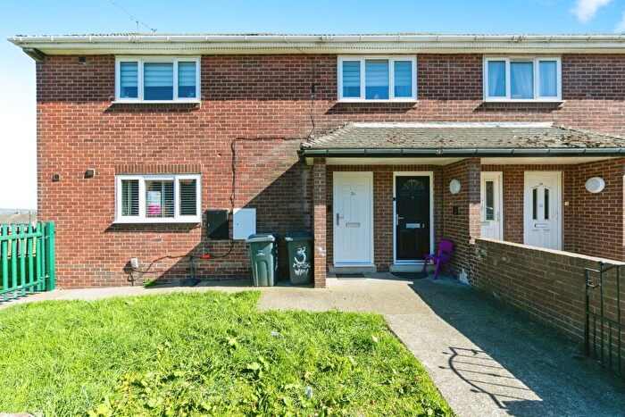 2 Bedroom Flat For Sale In Masons Way, Barnsley, S70