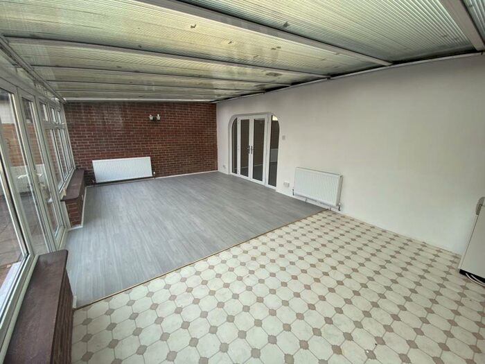 2 Bedroom Detached Bungalow To Rent In Bradfield Southend, West Berkshire, RG7