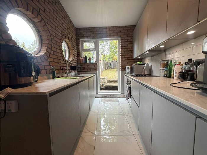 4 Bedroom Terraced House To Rent In Hutton Grove, London, N12