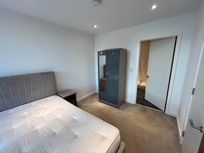 2 Bedroom Flat To Rent In Boundary Lane, Manchester, Greater Manchester, M15