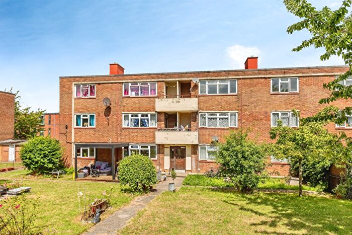 2 Bedroom Flat For Sale In Bishopthorpe Road, Bristol, BS10