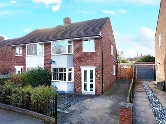 3 Bedroom Semi Detached House For Sale In St. Albans Road, Spinney Hill, Northampton, NN3