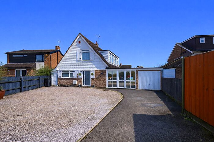 3 Bedroom Detached Bungalow For Sale In Park View, Leicester, Leicestershire, LE3