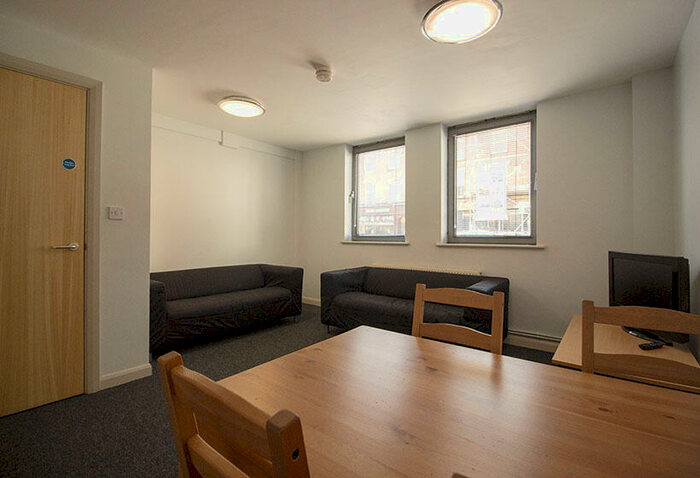 5 Bedroom Town House To Rent In Mansfield Road, Nottingham, NG1