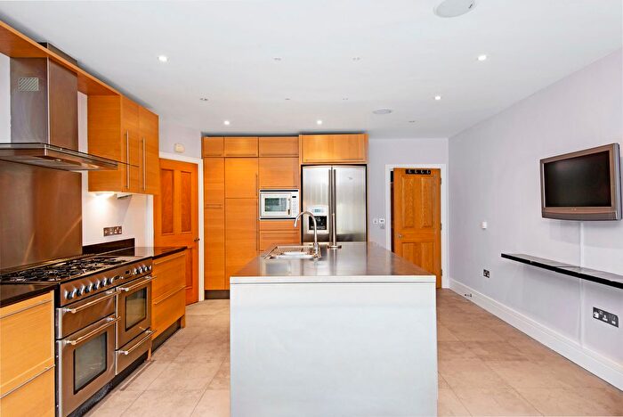 4 Bedroom Property To Rent In Cottenham Park Road, SW20