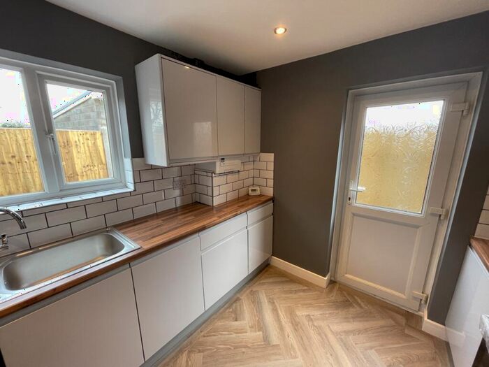 4 Bedroom Semi-Detached House To Rent In Pilkington Close, Filton, Bristol, BS34