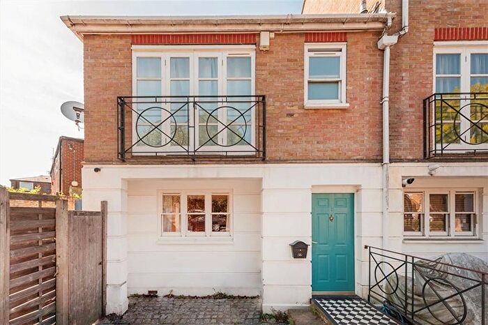 3 Bedroom End Of Terrace House For Sale In Rodenhurst Road, Clapham, SW4