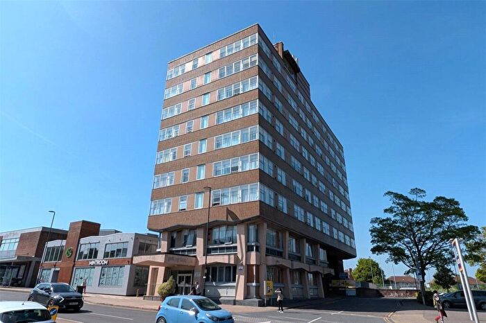 1 Bedroom Apartment For Sale In Priory Heights, Dunstable, Beds, LU5