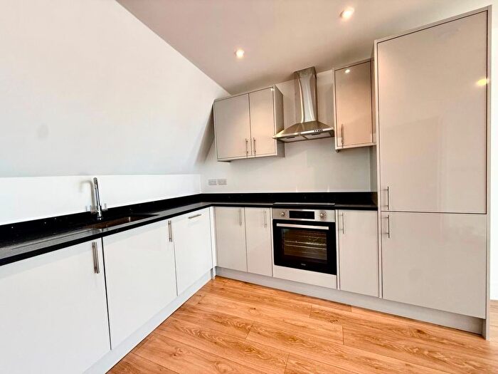 3 Bedroom Flat To Rent In Crompton House, High Street, Barnet, EN5