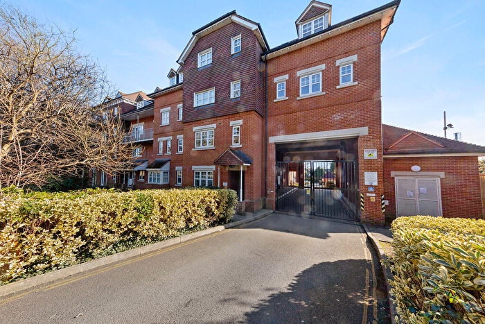 2 Bedroom Apartment For Sale In Abingdon Court, Heathside Road, GU22