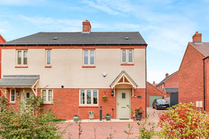 3 Bedroom Semi Detached House For Sale In Holywell Drive, Temple Herdewyke, Southam, CV47