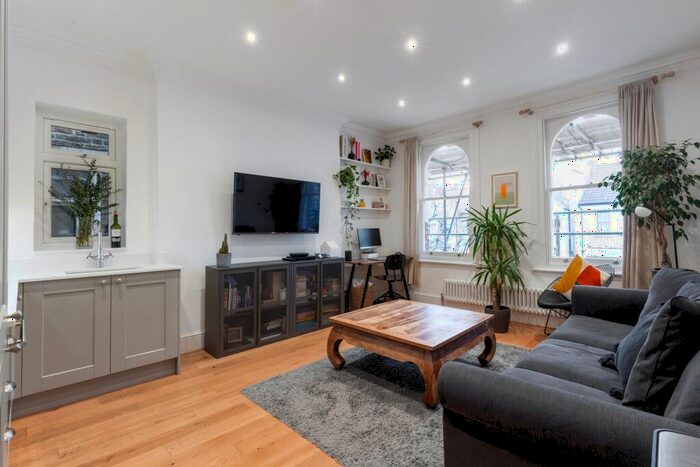 2 Bedroom Flat To Rent In Sisters Avenue, SW11