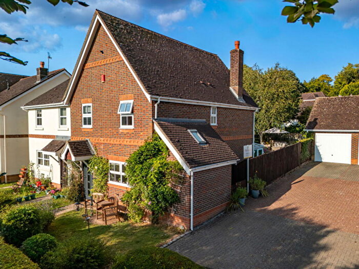 3 Bedroom Semi-Detached House For Sale In Little Hayes Lane, Itchen Abbas, Winchester, SO21