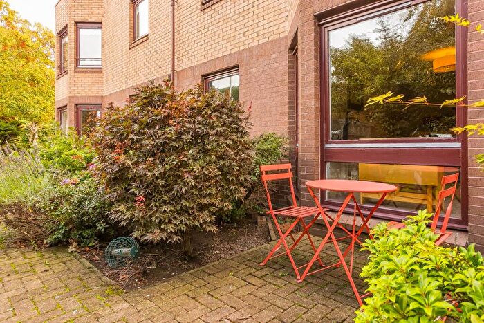 1 Bedroom Retirement Property For Sale In Barnton Avenue West, Barnton, Edinburgh, EH4