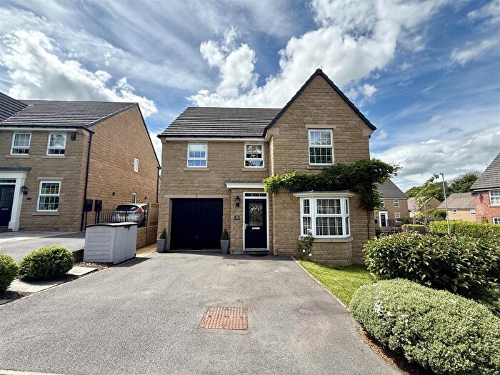 4 Bedroom Detached House For Sale In Paddock Way, Skelmanthorpe, Huddersfield, HD8
