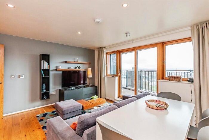 2 Bedroom Apartment To Rent In Broad Weir, Bristol, BS1