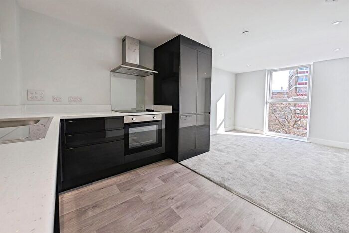 1 Bedroom Flat To Rent In Clarendon Apartments, SO14