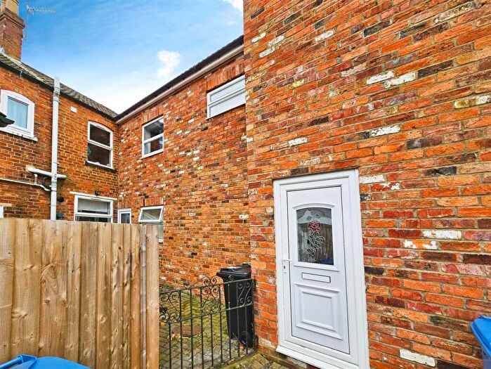 2 Bedroom Flat To Rent In Havelock Street, Kettering, Northants, NN16