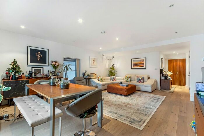 2 Bedroom Flat To Rent In Highbury Stadium Mews, London, N5