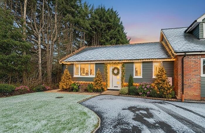 3 Bedroom Bungalow For Sale In Paddock Close, Pepperstock, LU1