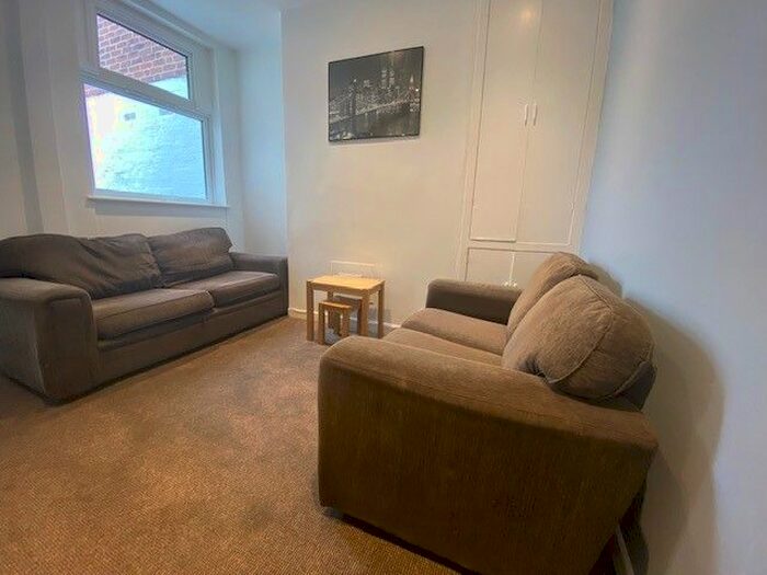 4 Bedroom Terraced House To Rent In Culverland Road, Exeter, EX4