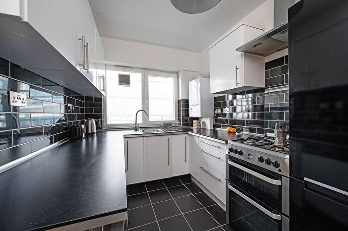 4 Bedroom Flat To Rent In Percival Street, Clerkenwell, London, EC1V