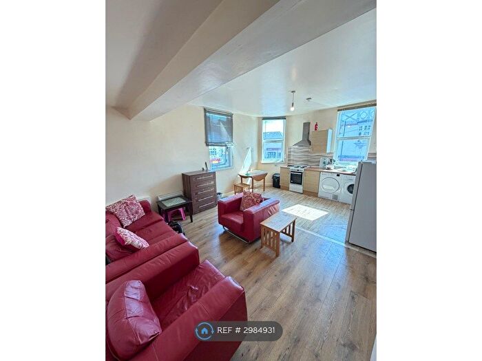 2 Bedroom Flat To Rent In High St, Birmingham, B14
