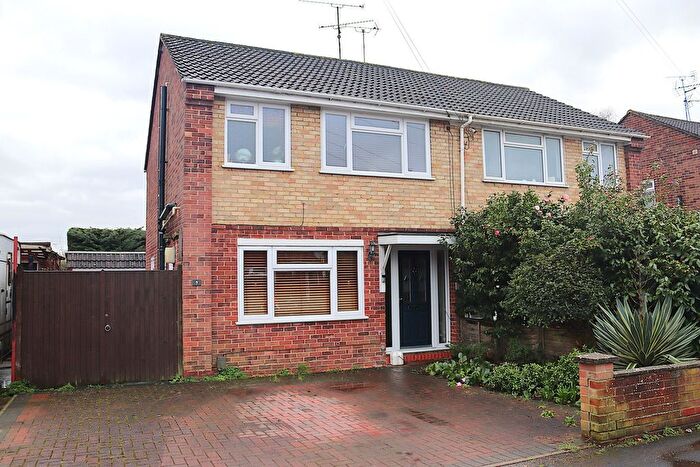 3 Bedroom Semi Detached House For Sale In Coleville Road, Farnborough, GU14